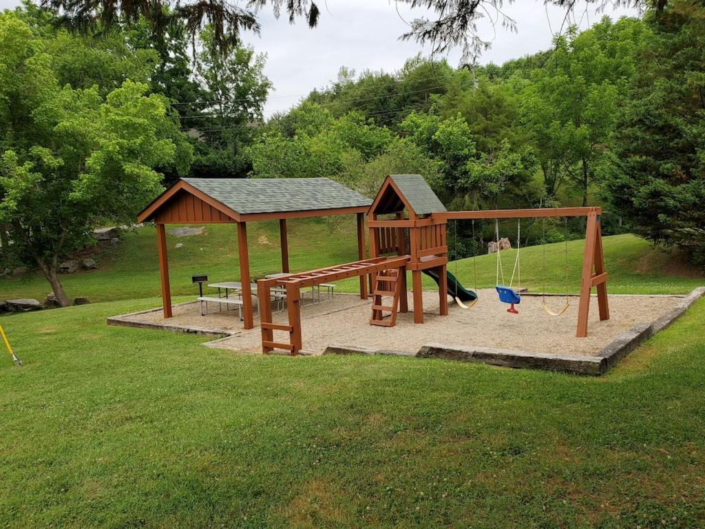 Story Brook: Beautiful True Log Cabin! Close To Dollywood, State Park, And More! Sevierville Luaran gambar