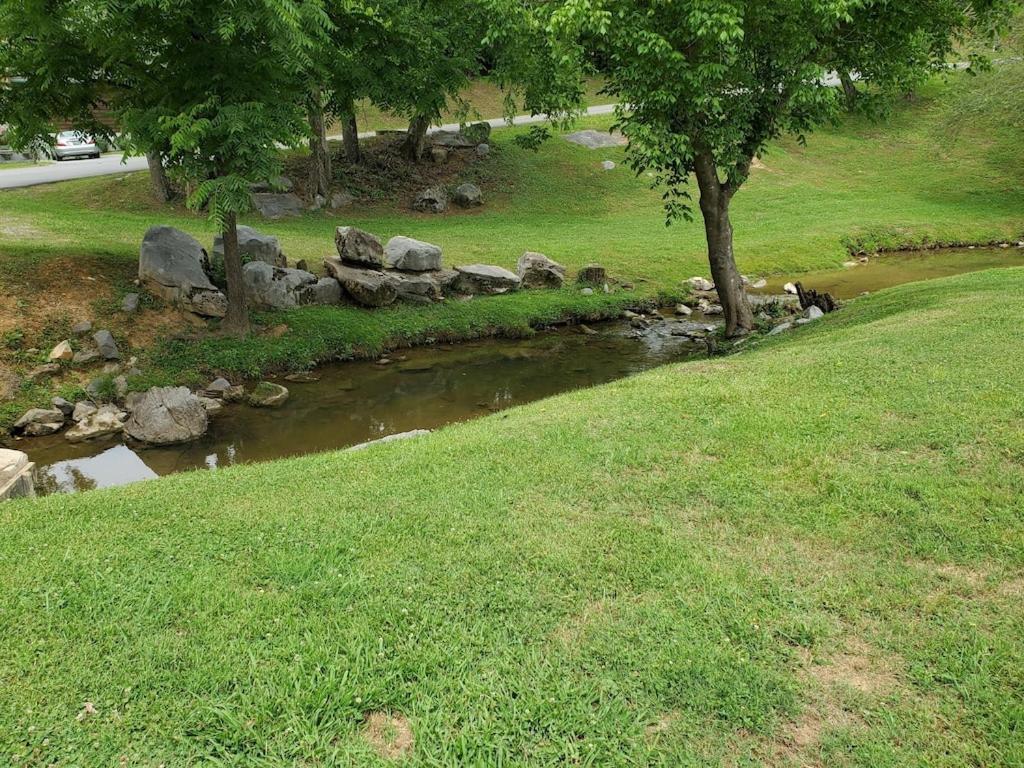 Story Brook: Beautiful True Log Cabin! Close To Dollywood, State Park, And More! Sevierville Luaran gambar